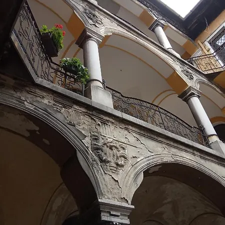 Jolie In Historical Center Apartment *